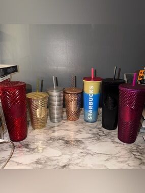 7 Starbucks tumblers